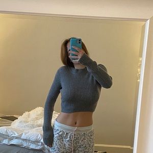 Brandy Melville cropped grey sweater